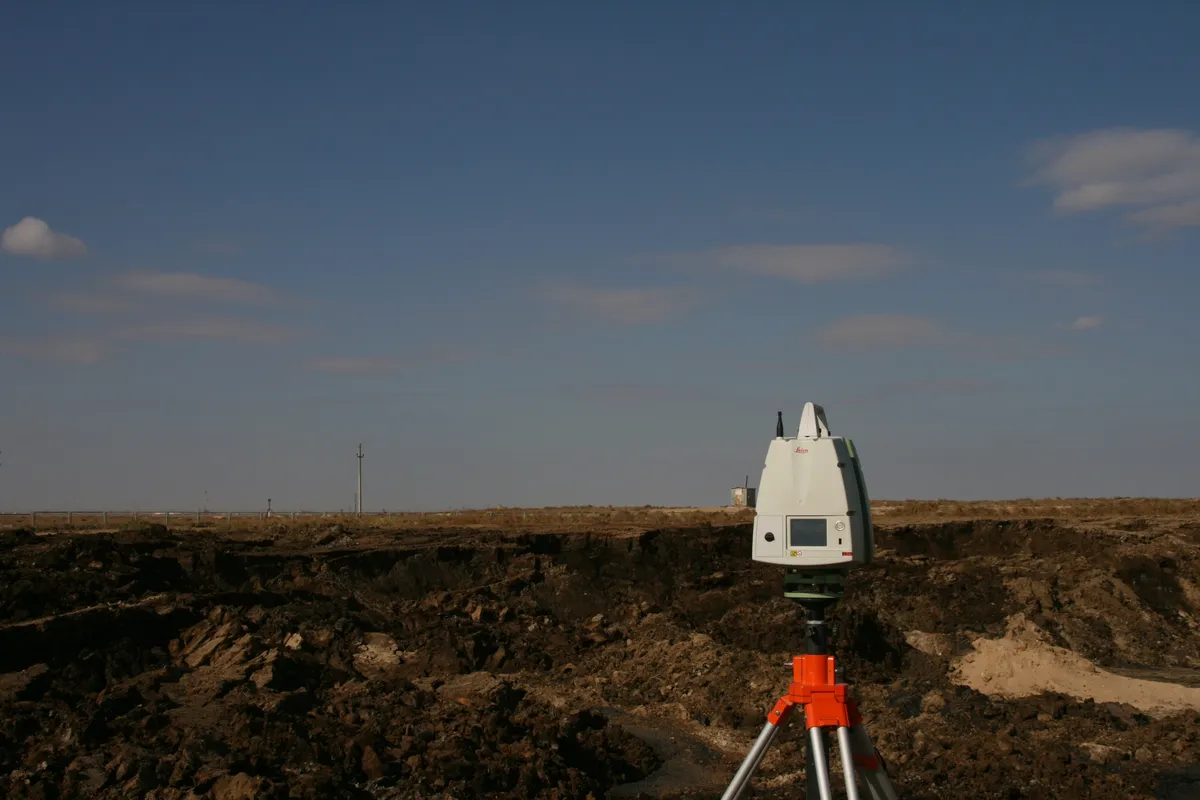 Изображение геодезических или геологических работ на объекте