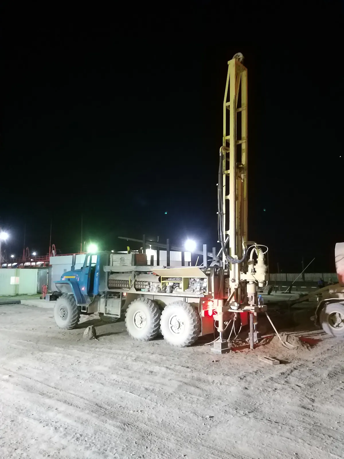 Изображение геодезических или геологических работ на объекте