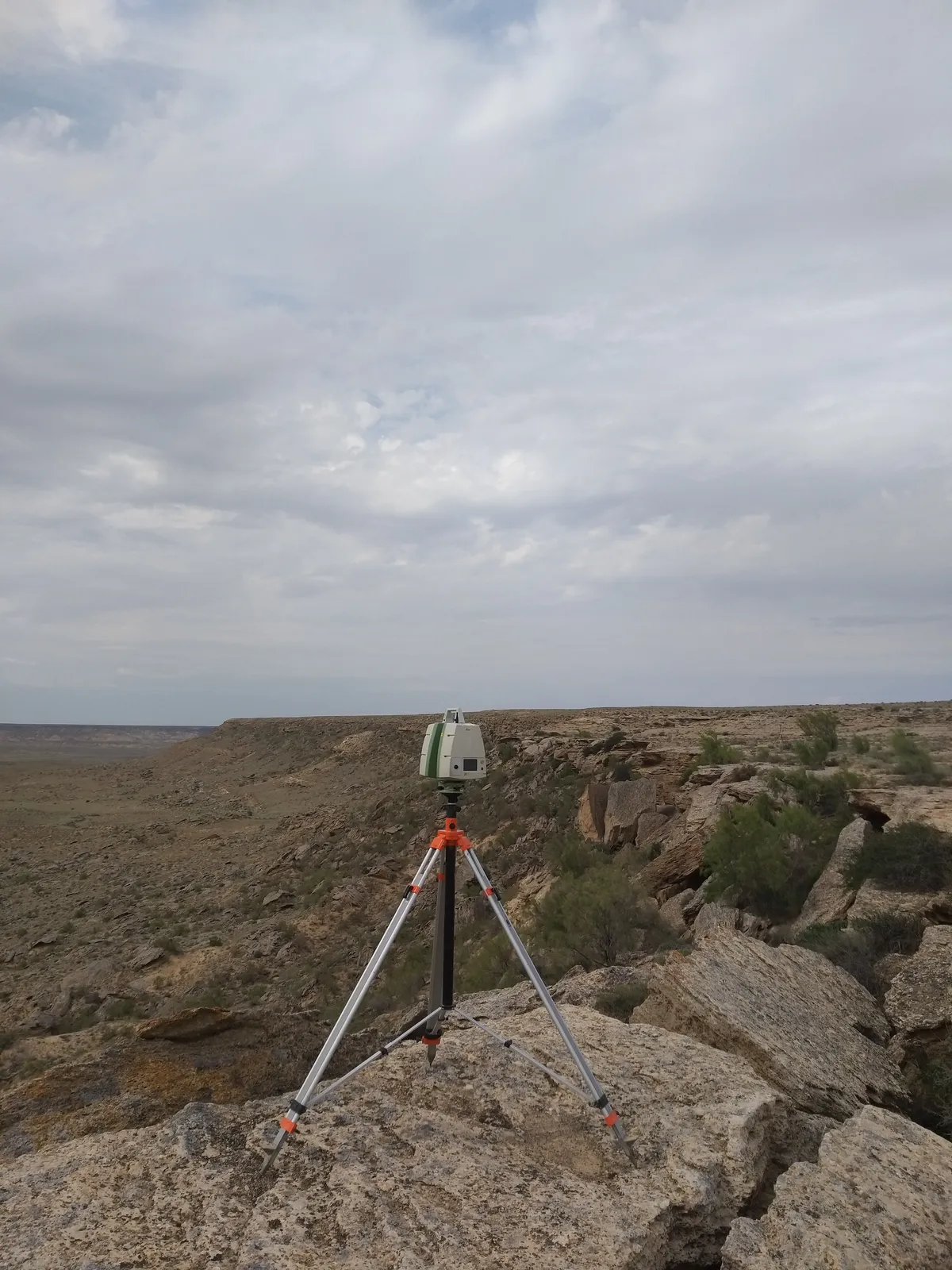 Изображение геодезических или геологических работ на объекте