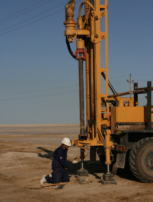 Изображение инженерно-изыскательных геологических работ